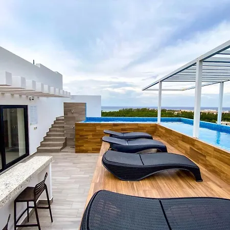 Shiny Studio On 5Th Ave With Pool And Gym Steps To Beach